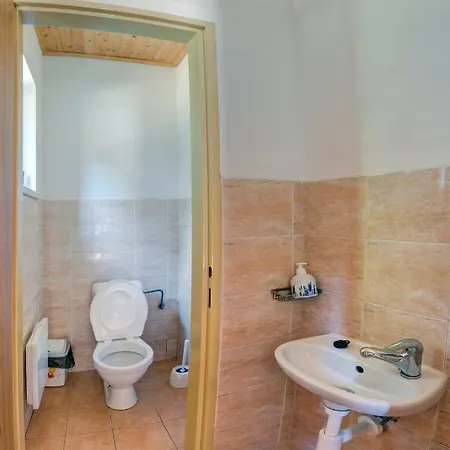 255 Chalet